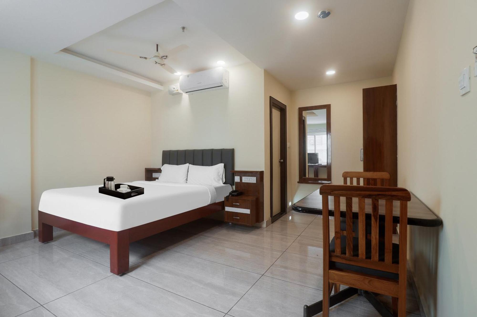 Hotel Townhouse Dj Grand Tirupati Exterior foto