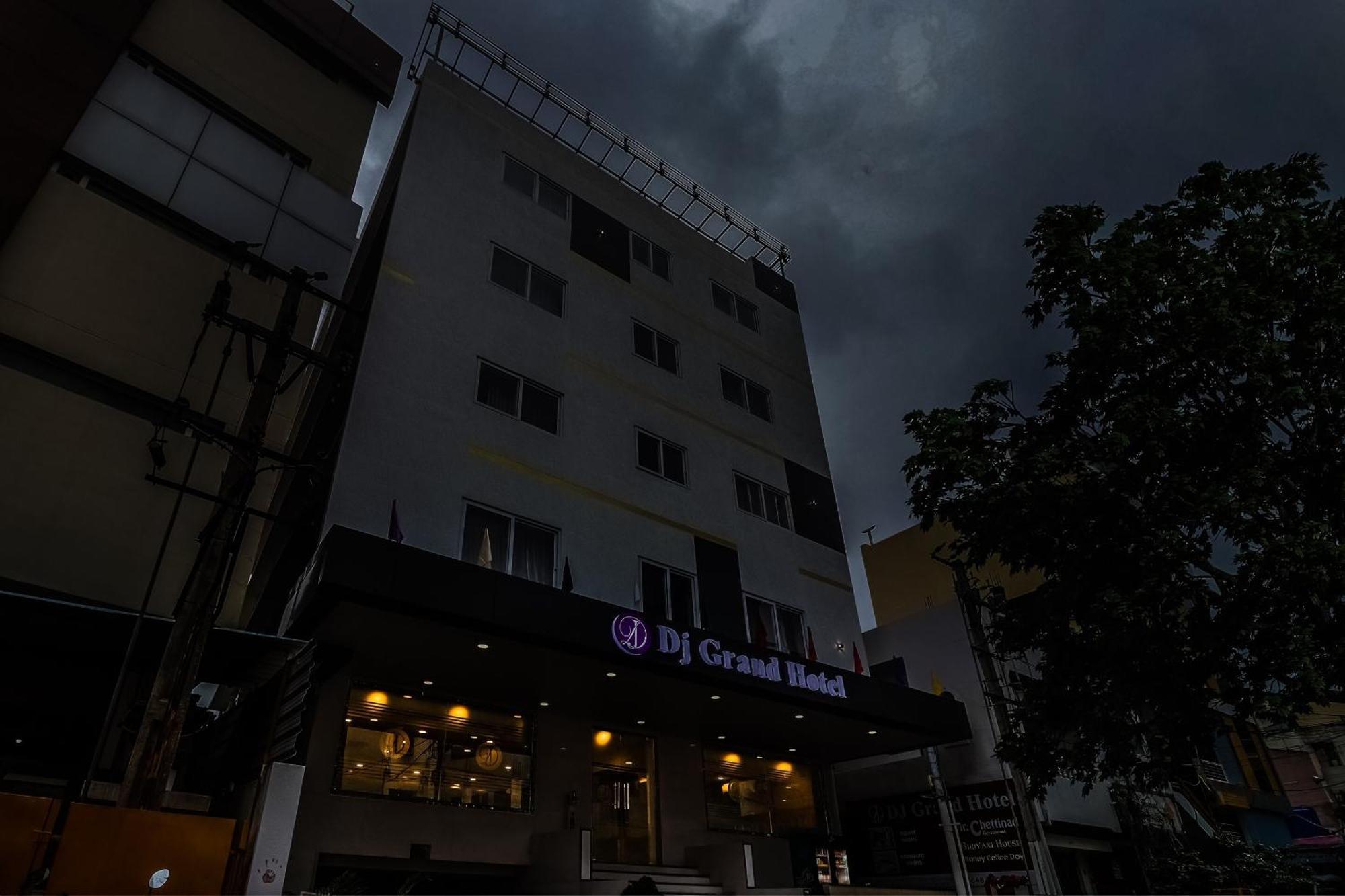 Hotel Townhouse Dj Grand Tirupati Exterior foto